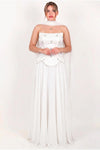 Crepe‑Avondjurk In Grote Maten Met Tule Rok, Sjaaldetail En Steentjes — Wit