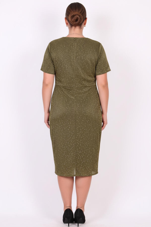 Plus - Size Araboy Avondjurk Met Korte Mouw En Taillebroche — Groen