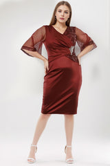 Plus - Size Korte Jurk Met Pailletten - En Steendecoratie — Bordeaux