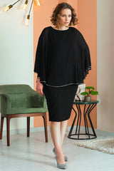 Plus - Size Korte Chiffonjurk Met Glitter — Zwart