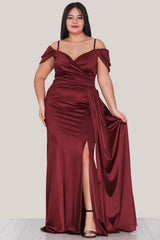 Plus - Size Satijnen Jurk Met Bandjes — Bordeaux