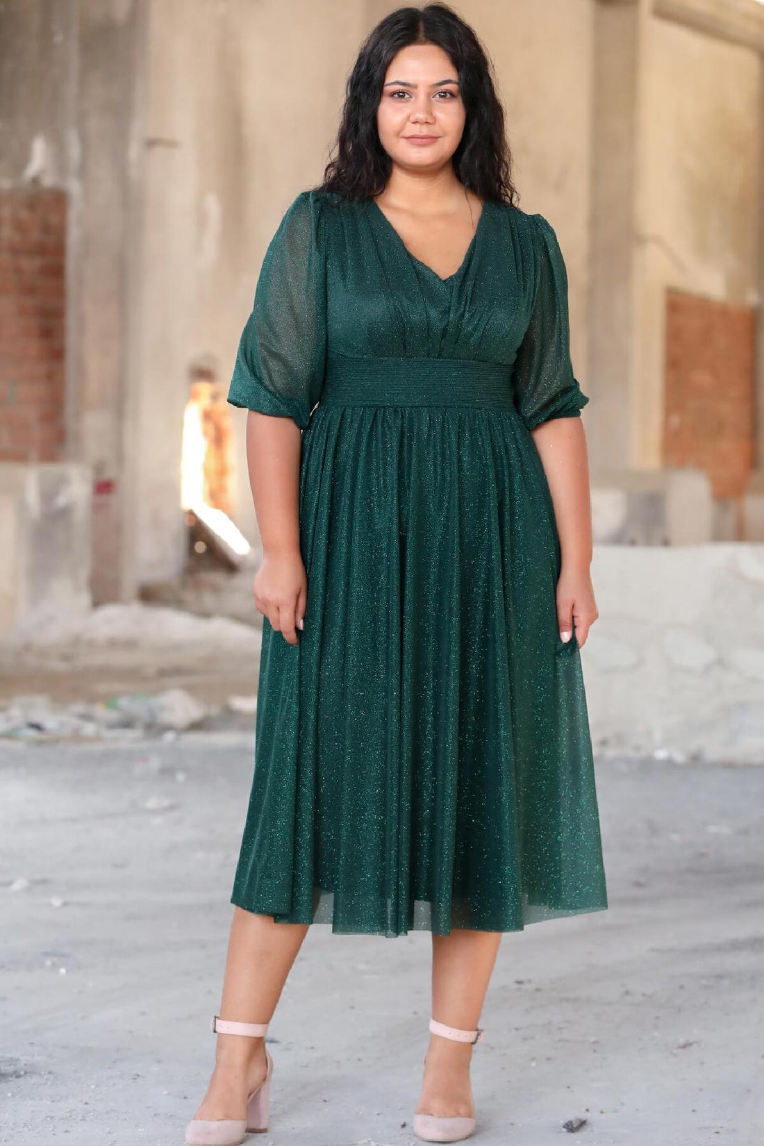 Abendkleid Mit Plissee In Der Taille – Grün