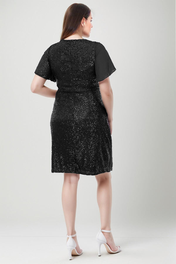 Plus‑Size Midi - Jurk Met Taillebroche — Zwart