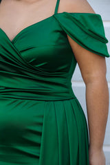 Plus - Size Satijnen Avondjurk Met Bandjes — Groen