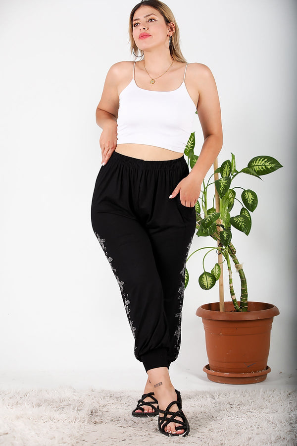 Plus‑Size Harembroek Met Stenen In De Zijnaad — Zwart