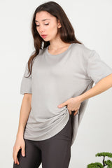 T - Shirt Met Ronde Hals En Afgeronde Zoom — Grijs