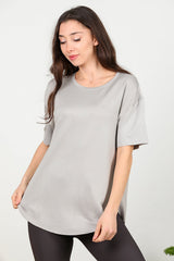 T - Shirt Met Ronde Hals En Afgeronde Zoom — Grijs