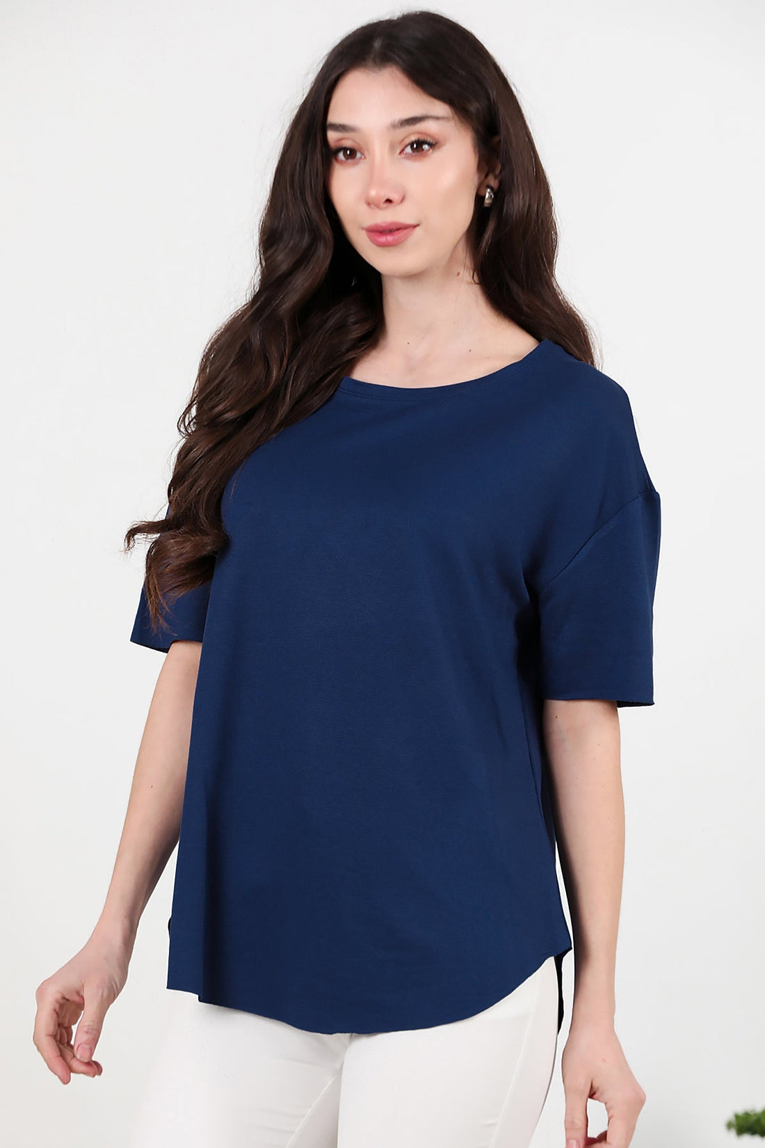 T - Shirt Met Ronde Hals En Afgeronde Zoom — Marineblauw