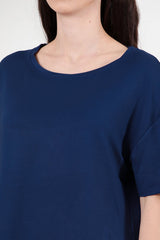 T - Shirt Met Ronde Hals En Afgeronde Zoom — Marineblauw