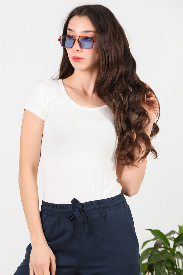 T - Shirt Met Ovale Hals — Off - White