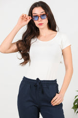 T - Shirt Met Ovale Hals — Off - White
