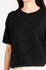 T - Shirt Mit Rundhalsausschnitt Und Seitlichem Schlitz – Schwarz