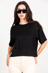 T - Shirt Mit Rundhalsausschnitt Und Seitlichem Schlitz – Schwarz