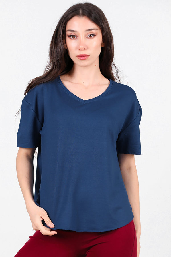 T - Shirt Met V - Hals En Afgeronde Zoom — Marineblauw