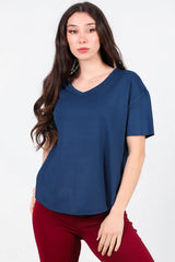 T - Shirt Met V - Hals En Afgeronde Zoom — Marineblauw