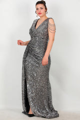Plus - Size Lange Paillettenjurk Met Schouderketting — Zilver