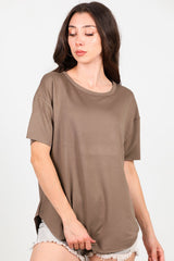 T - Shirt Met Ronde Hals En Afgeronde Zoom — Bruin