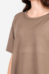 T - Shirt Met Ronde Hals En Afgeronde Zoom — Bruin