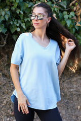 T‑Shirt Met Ovalen Zoom En V‑Hals – Blauw