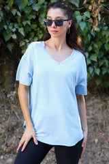 T‑Shirt Met Ovalen Zoom En V‑Hals – Blauw