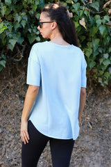 T‑Shirt Met Ovalen Zoom En V‑Hals – Blauw