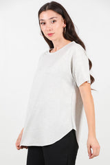T - Shirt Met Ronde Hals En Afgeronde Zoom — Lichtgrijs