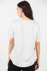 T - Shirt Met Ronde Hals En Afgeronde Zoom — Lichtgrijs