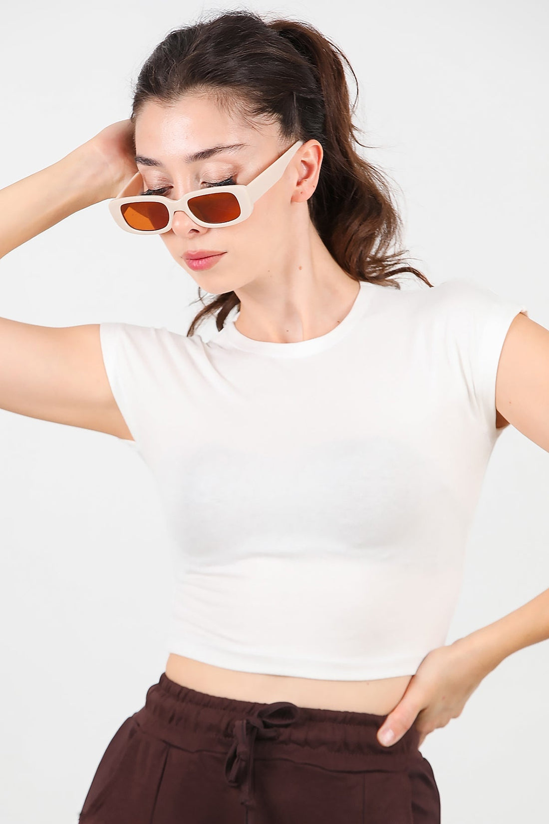 Kadın Düşük Omuz Kısa Tshirt  Ekru
