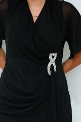 Korte Chiffon Feestjurk Met Taille - Accent — Zwart (Grote Maten)