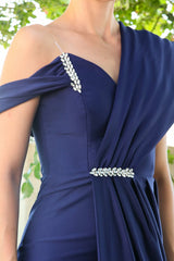 Abendkleid Mit Steinbesatz An Taille Und Brust – Marineblau