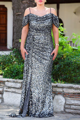 Große Größen Pailletten - Abendkleid Mit Carmen - Ausschnitt Und Schlitz — Grau