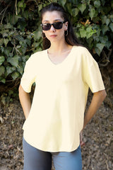 T‑Shirt Met Ovalen Zoom En V‑Hals – Geel