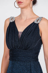Glänzendes Maxikleid Mit Schulterdetail — Marineblau