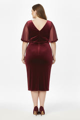 Samt - Abendkleid In Großen Größen Mit Steinbesetzter Taille Und Tüllärmeln — Bordeaux