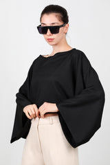 Zwarte Blouse Met Boothals En Vleermuismouwen