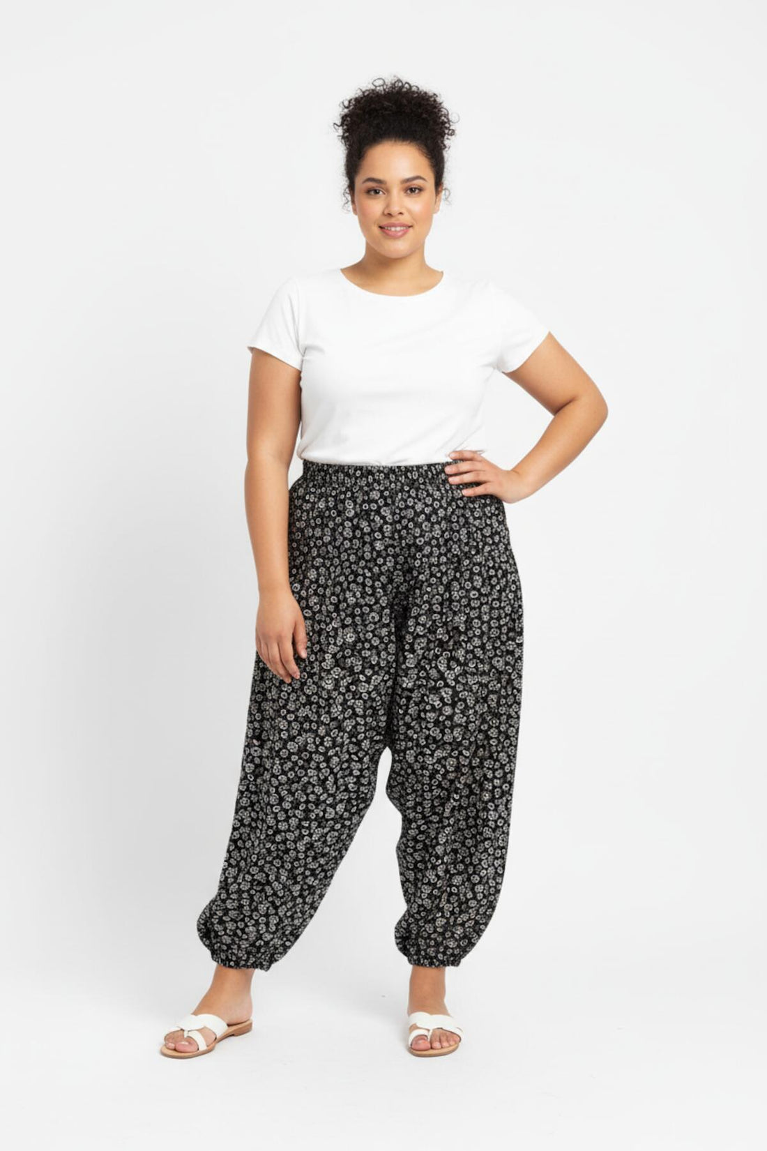 Harembroek In Grote Maten — Multicolor Met Viooltjesprint