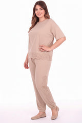 Plus‑Size Tweedelige Set Met Kantdetail — Beige