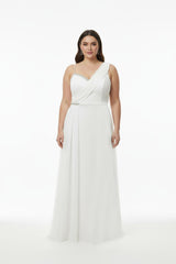 Plus - Size Mouwloze Lange Avondjurk, Gevormd Bij Buste En Taille — Wit