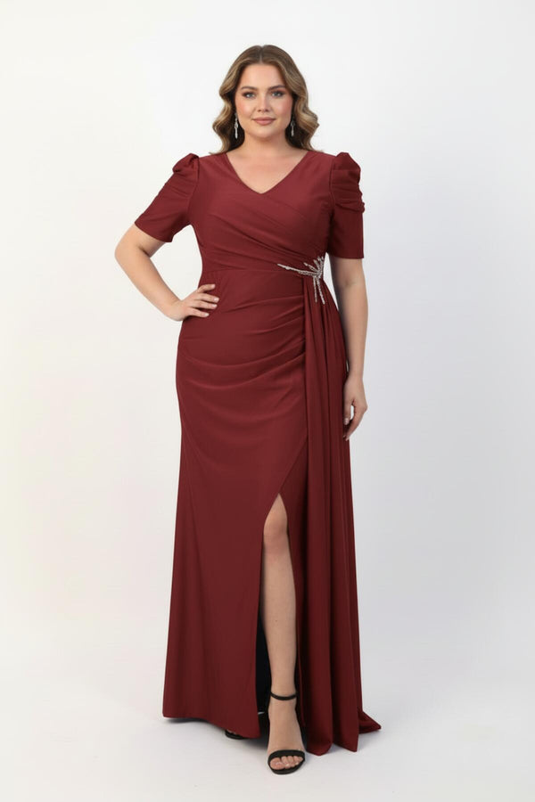 Plussize Lange Avondjurk Met Tailledetail En Korte Mouwen — Bordeaux