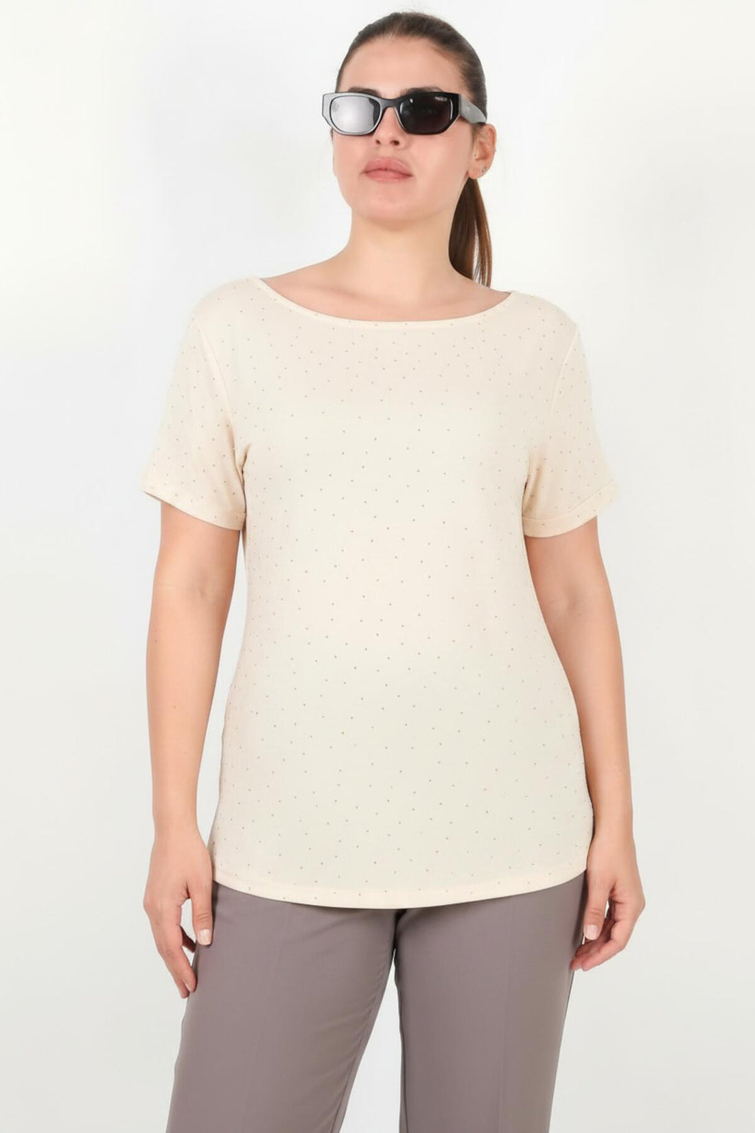 Große Größen Bluse Mit U - Boot - Ausschnitt Und Mini - Silbersteinen — Off - White