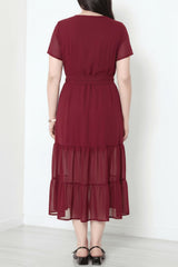 Plus - Size V - Hals Lange Jurk Met Gelaagde Tulezoom – Bordeaux