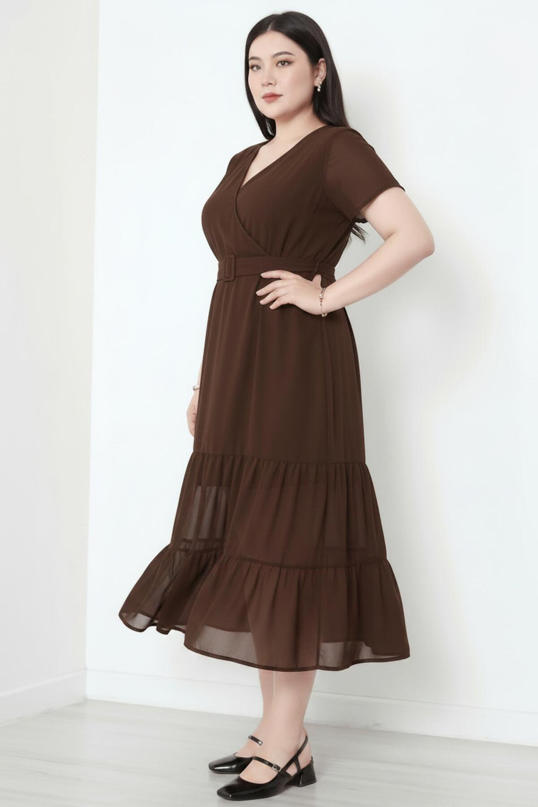 Maxikleid Mit V - Ausschnitt Und Gestuftem Tüllsaum, Braun – Große Größen