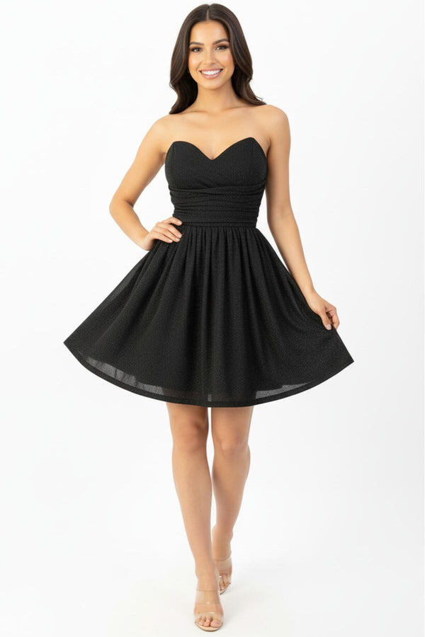 Dames Korte Jurk Met Gerimpelde Taille En Bandjes — Zwart