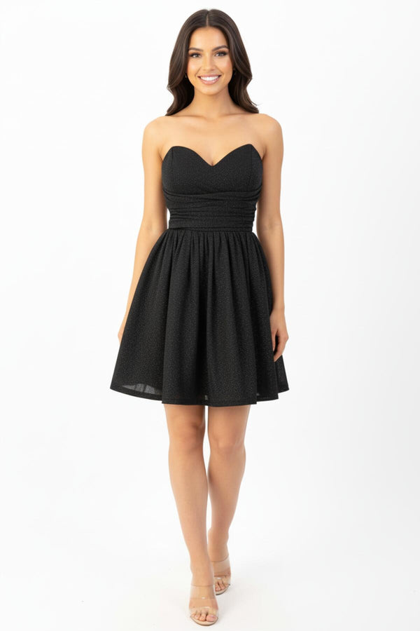 Dames Korte Jurk Met Gerimpelde Taille En Bandjes — Zwart
