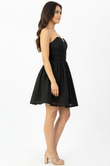 Robe Courte À Bretelles Et Taille Froncée — Noir