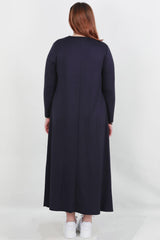 Plus - Size Losvallende Jurk Met Lange Mouwen En Ronde Hals — Marineblauw