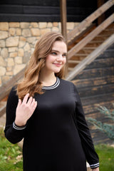 Plus‑Size Jurk Met Geplooide Zoom — Zwart