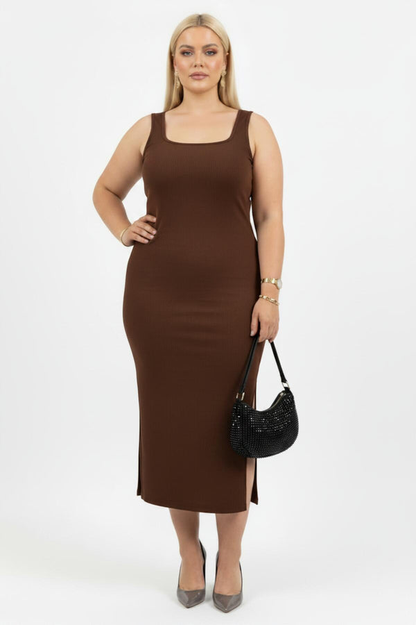 Plus - Size Mouwloze Jurk Met Vierkante Hals - Bruin