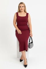Plus - Size Mouwloze Jurk Met Vierkante Hals - Bordeaux