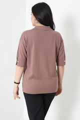 Plus‑Size Blouse Met Parelkrage — Taupe